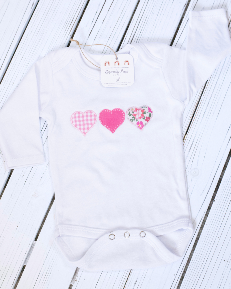 Valentines Baby Outfit Baby Girl One-Piece Bodysuit & Knit Hat Size 0-3 Months